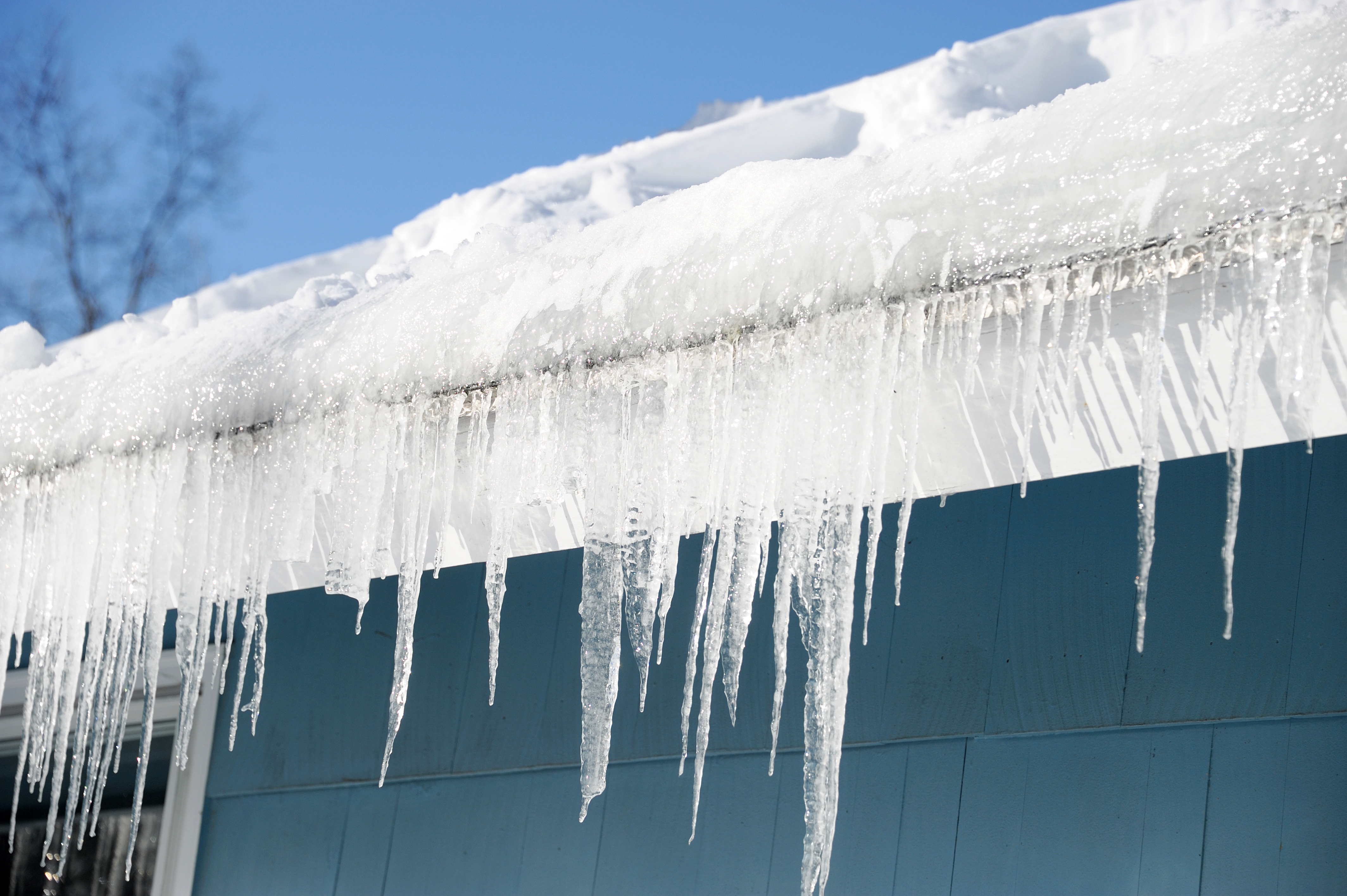 How Ice Dams Affect Interior Paint: Protecting Your Walls from Water Damage