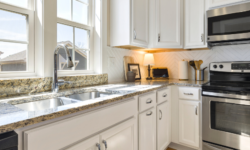 Why Winter is the Ideal Season for Cabinet Painting