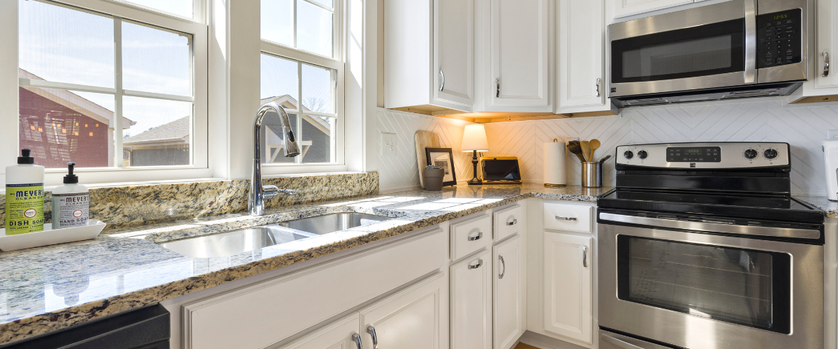Why Winter is the Ideal Season for Cabinet Painting